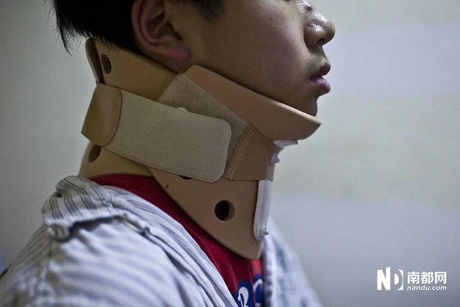 初中生爆粗口被老师连扇7记耳光致颈椎移位(组图)