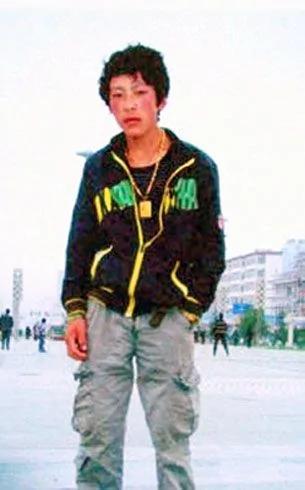 甘肃碌曲县24岁藏民贡保次仁