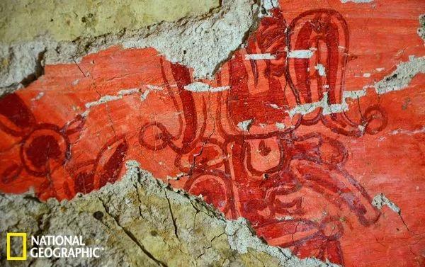 墨西哥发现玛雅古墓：红色壁画展现蛇豹君王(组图)