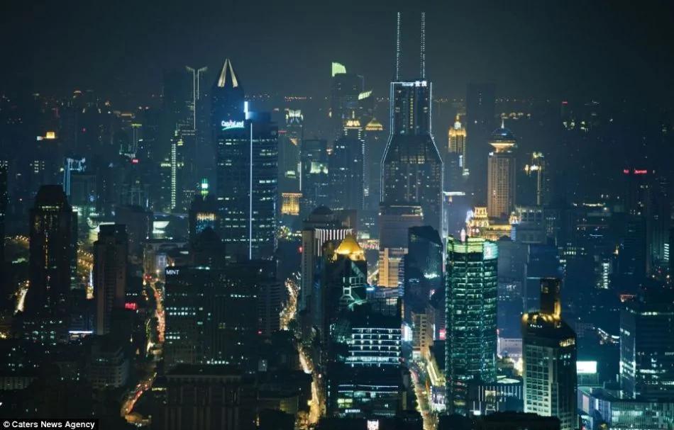 摄影师用延时摄影展示世界最大城市闪亮夜景(高清组图)