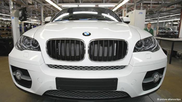 KALININGRAD, RUSSIA. JULY9,2009. BMW X5 car seen in an assembly facility of Avtotor plant in Kaliningrad.(Photo ITAR-TASS/ Eduard Molchanov)+++(c) dpa- Report+++