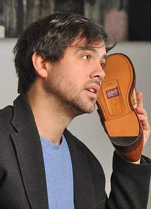设计师造出喜剧《国产凌凌漆》中“皮鞋电话”现实版(图)
