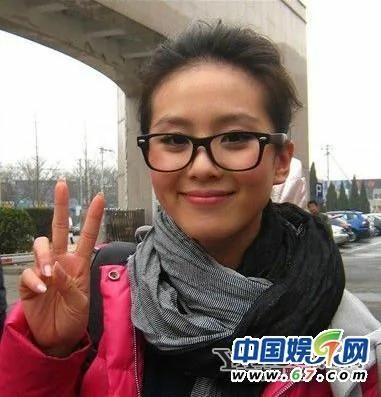 美女闪闪90后性感尤物图片