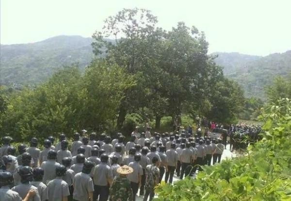 福州网友控诉村民被两三千名武装人员暴力殴打(组图)