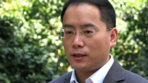 北京律师陈若剑在香港接受采访（BBC中文网图片4/8/2013）