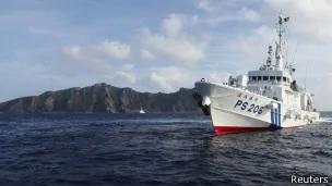 钓鱼岛海域的日本海上保安厅巡逻艇