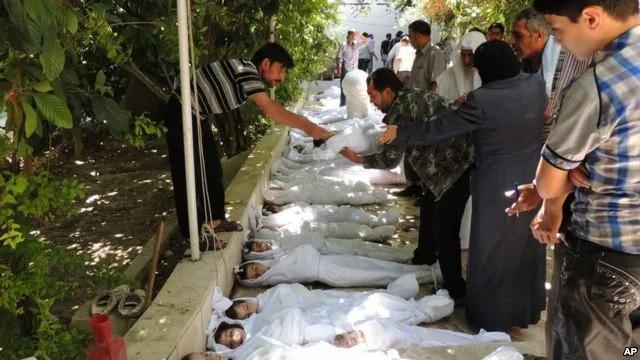叙利亚人辨认中毒死亡者的身份