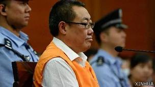 杨达才在西安市中级法院出庭受审（新华社图片30/8/2013）