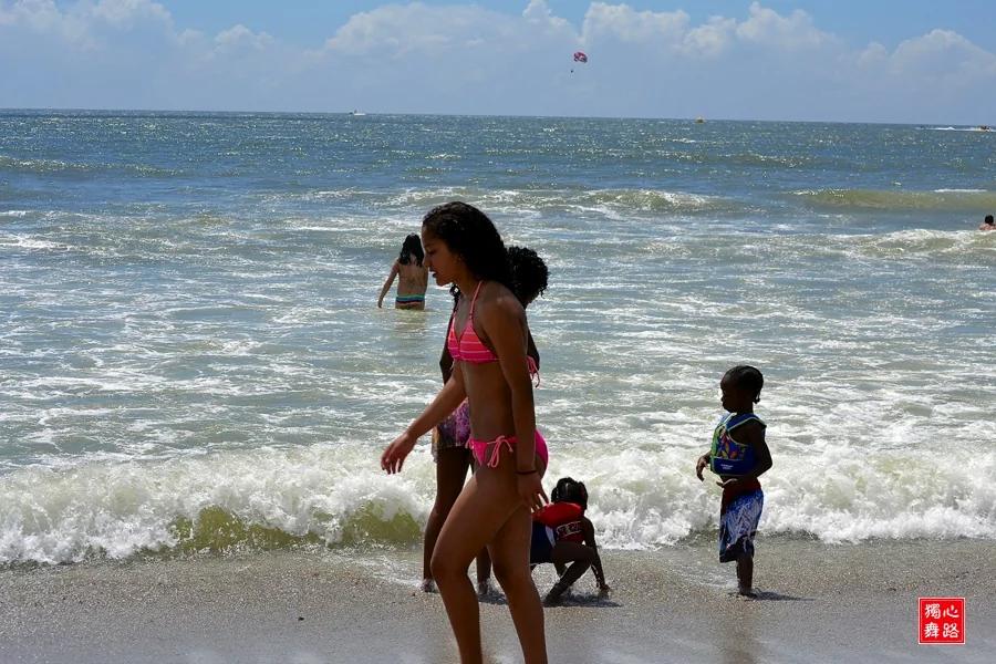 实拍：美国海滩为什么特别干净？