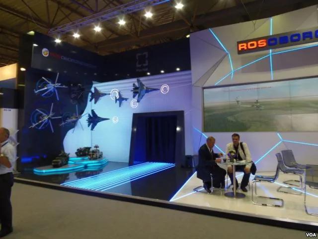 国防出口公司在莫斯科航展上的展台(美国之音白桦拍摄)