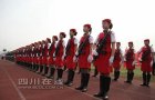 大陆高校首支女子仪仗队:高挑美貌 网友炸锅(组图)