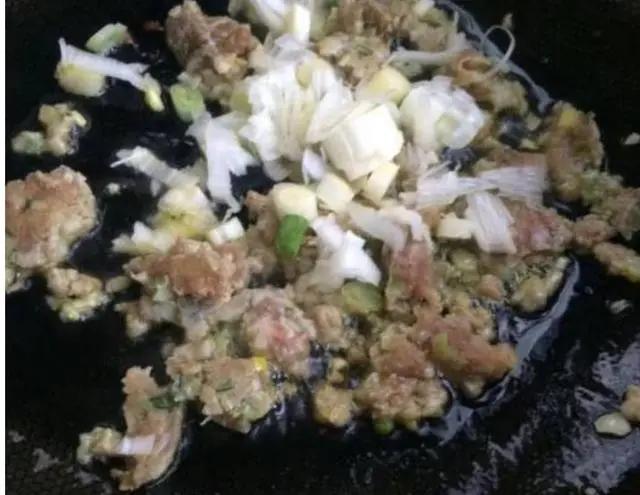 肉末白菜燉年糕 稍微燉煮一下即可 口感美極了 5 20190328035043494