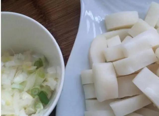 肉末白菜燉年糕 稍微燉煮一下即可 口感美極了 4 20190328035043932