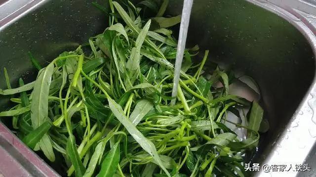 空心菜一個獨特的吃法 你試過嗎?出鍋翠綠又美味 比吃肉還香 3 20190412024334959