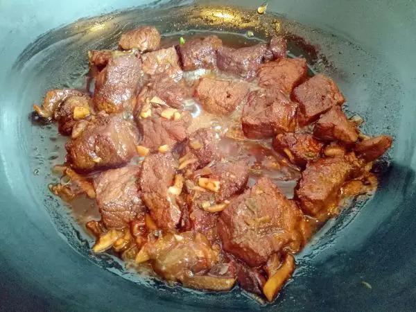 別在單純的燉紅燒牛肉 教你新的做法 外酥里嫩 滿屋子飄香! 18 20190523030554969