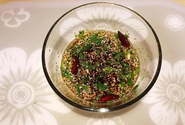 皮蛋豆腐好吃有技巧 調料汁才是關鍵 4 20190823043948855
