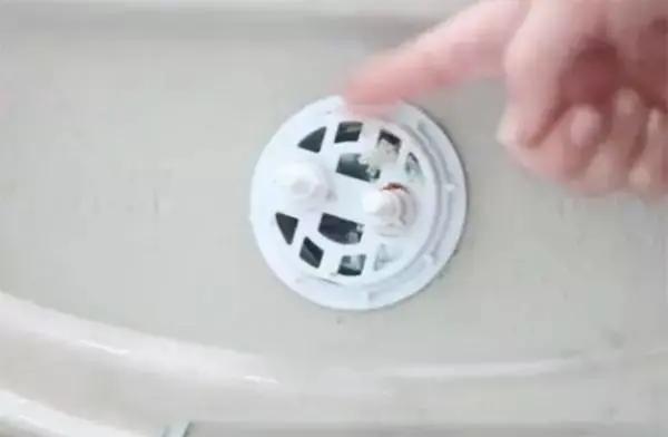 馬桶沖水無力水量小?只需擰一下開關 水量接著變大兩倍 超實用 3 20191111045422773