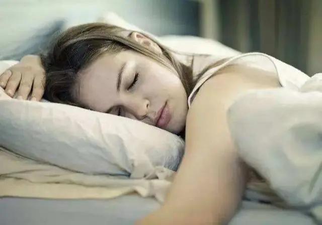 明明睡得早 為什麼第二天還是犯困？