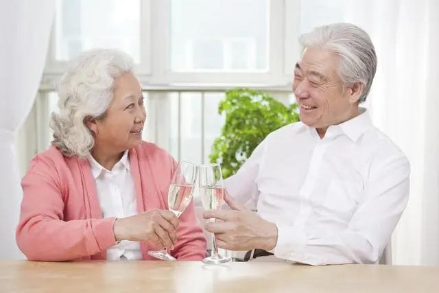 105歲老人 晚上從不吃3物 血管健康沒病找 你還在天天吃?