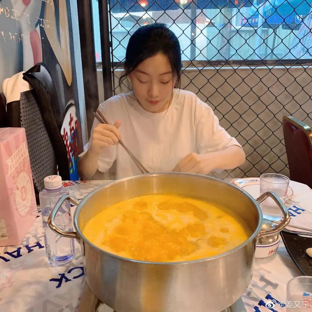 最低调星二代!撞脸金高银 “可云”女儿长大了
