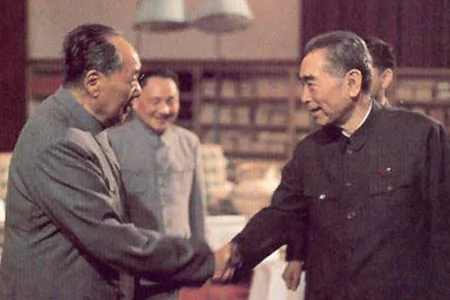 毛泽东与周恩来的最后一次握手(图) 