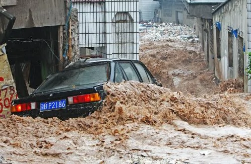 觸目驚心:重慶被洪水圍城 朝天門被淹