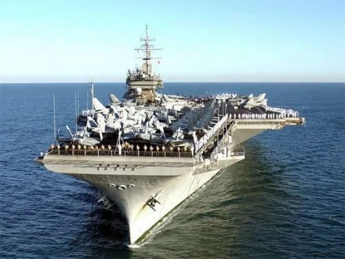 美航母若进黄海军演 中国将无力阻止但迟早报复