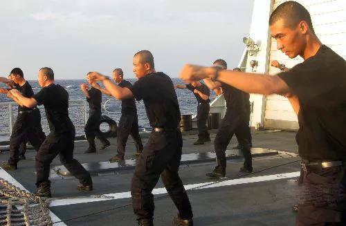 震惊 中共高层纵容 共军海军被组织集体做海盗