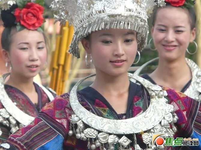 贵州旅游看到一漂亮苗族美女