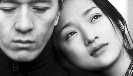 1998年　　周迅和賈宏聲拍《蘇州河》結識相愛。