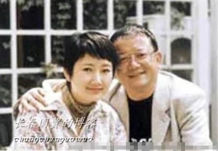 王刚与第一任妻子照片曝光 高干子弟容貌清秀（组图）