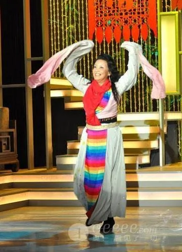 雷人！张兰上节目大跳西藏舞 称与大S一见钟情(组图)