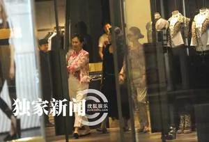 大S與汪小菲纏綿逛街被拍 砸下6萬元購入限量裙子(組圖)