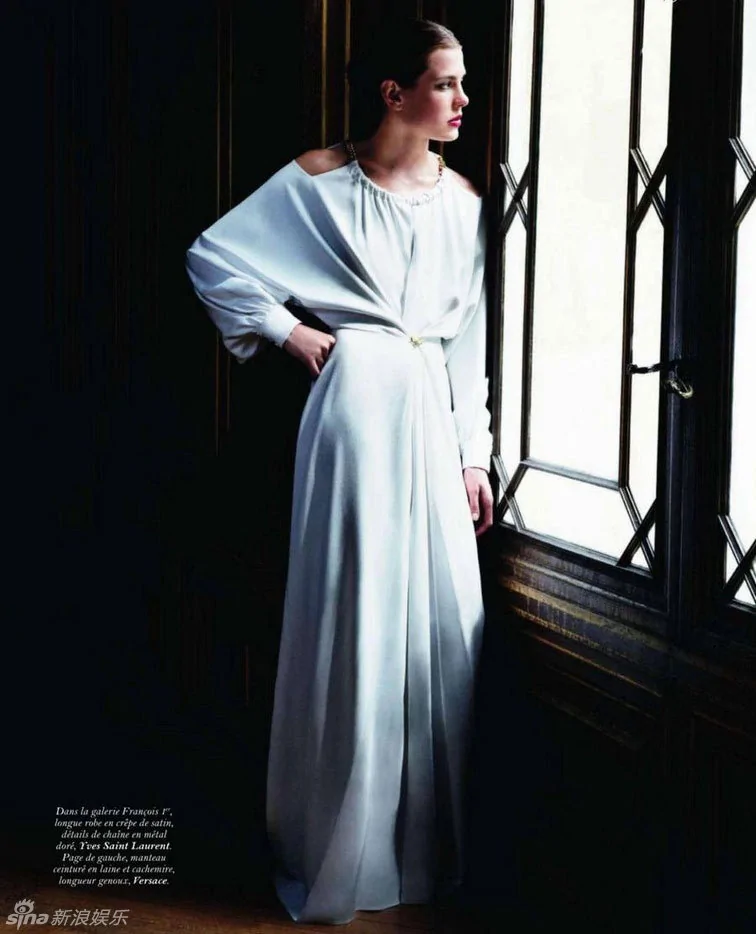 摩納哥王室二公主夏洛特冷艷造型登上《Vogue》(組圖)