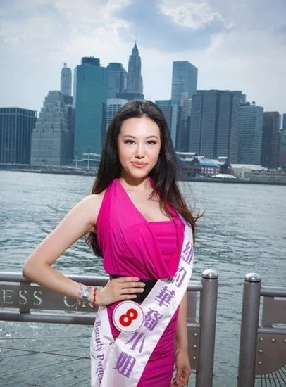 王姬21歲女兒私房照曝光 曾經參選過紐約的華裔小姐(圖)