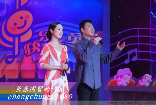 央视主持人杨柳第五任妻子曝光 古典音乐的演唱者(组图)