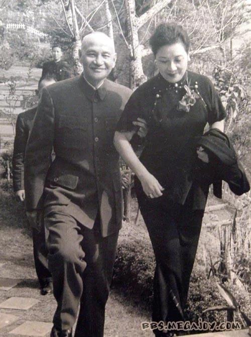 先总统蒋公与夫人宋美龄映像