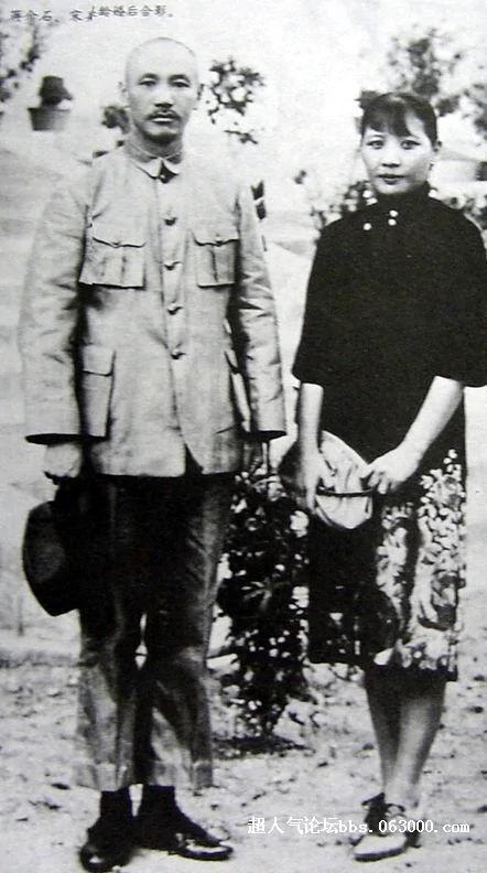 先总统蒋公与夫人宋美龄映像