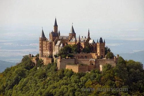 童話裏的城堡：歐洲五個最古老的美麗城堡