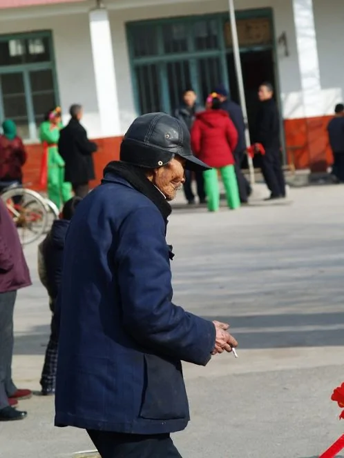 实拍盛世中国艰辛的老人们