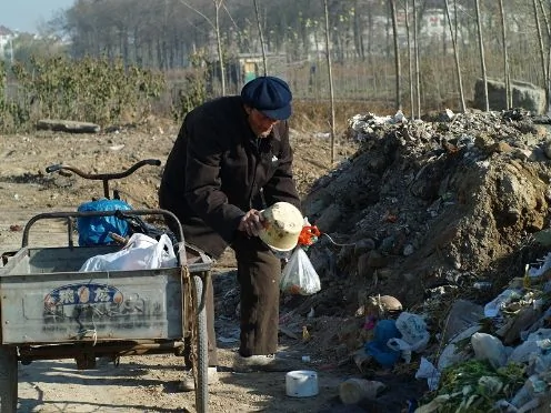 實拍盛世中國艱辛的老人們