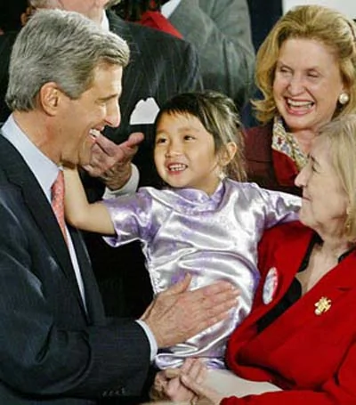 美國政治家克里收養重慶女孩方方 