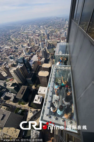 威利斯大廈設透明觀景台103層"懸空"俯瞰芝加哥