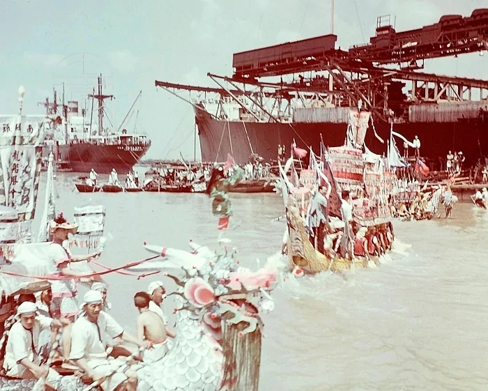 1948年上海端午节赛龙舟