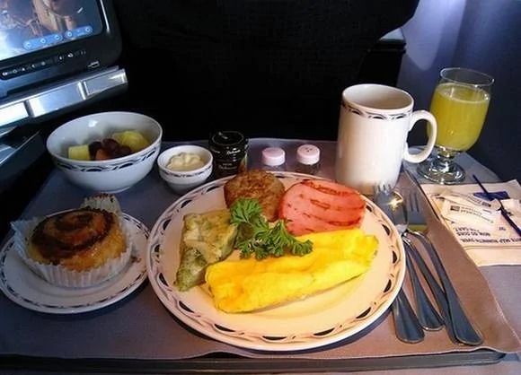 世界各航空公司頭等艙的菜品啥樣？