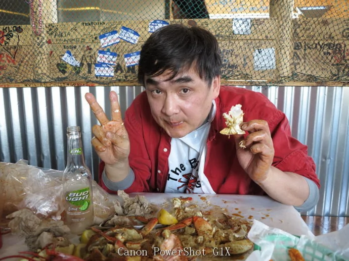 美國吃螃蟹的方法令人咋舌
