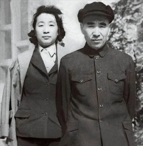 林彪的老婆，葉群是處女嗎？