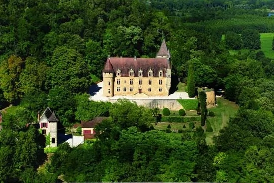 揭秘法國神秘小村 世界名流富豪的集聚地