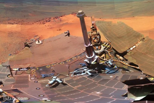 美国宇航局公布火星全景照片