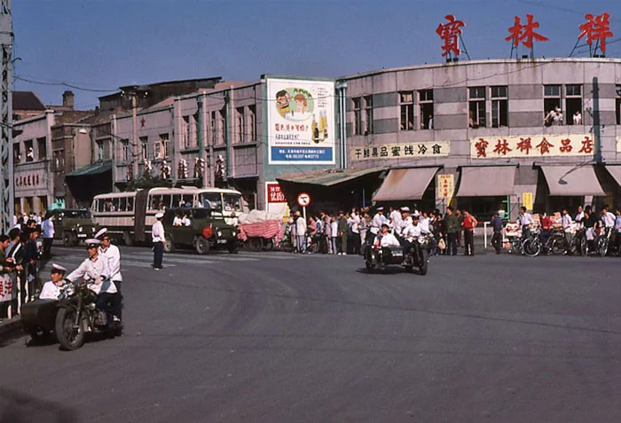 老照片：1983年天津治安“严打” 游街示众(高清组图)